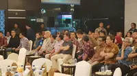 Menteri ESDM Ignasius Jonan saat nonton bareng Piala Dunia 2018, Jumat (6/7/2018). (Dok Liputan6.com/Pebrianto)