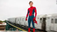 Tom Holland saat memerankan Spider-Man (Pinterest)