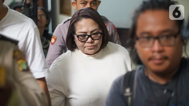 Pelawak Nunung dan Suaminya Dituntut 1,5 Tahun Penjara