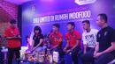 Pemain Bali United, Irfan Bachdim, Mahdi Albar dan Andhika Wijaya, menghadiri acara Meet and Greet bertema “Bicara Gaya Hidup Bintang Sepakbola Bersama Bali United di Rumah Indofood” di Jakarta Fair, Selasa (11/7/2017). (Dokumentasi Penyelenggara)