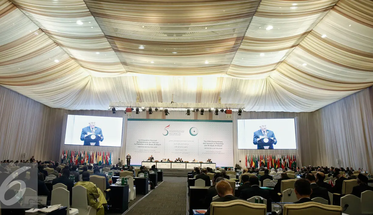 Suasana pembukaan KTT Luar Biasa OKI, Jakarta (7/3). Isi pidatonya "selama kemerdekaan bangsa Palestina, belum diserahkan kepada orang-orang Palestina, maka selama itulah bangsa Indonesia berdiri menantang penjajahan Israel".(Liputan6.com/Faizal Fanani)