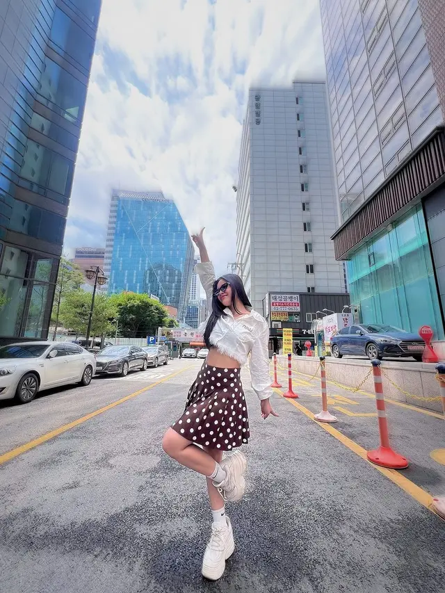 7 Potret Melly Lee Tampilkan Dangdut di Korea Selatan, Penuh Kebanggan