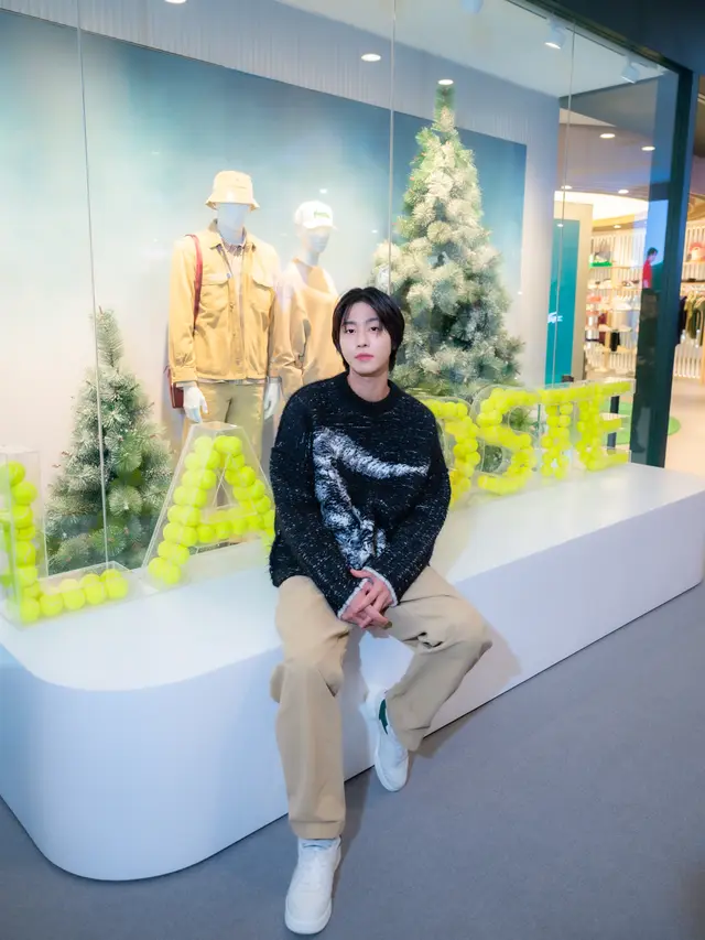 Pesona Membius Ahn Hyo Seop dengan Casual Sporty di Opening Lacoste Flagship Store Grand Indonesia