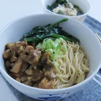 Resep Mie Ayam Jamur Kancing./Copyright&nbsp;shutterstock.com/g/Neng+etta