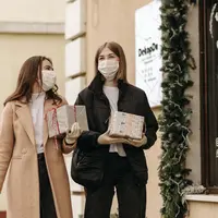 Ilustrasi Belanja Kebutuhan Natal dan Tahun Baru | pexels.com/@pavel-danilyuk