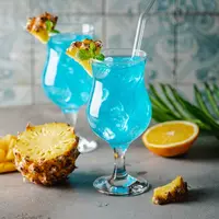 ilsutrasi resep blue koktil/Goskova Tatiana/Shutterstock