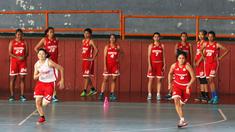 Pemain Timnas Basket Putri SEA Games menjalani tes fisik di Hall Basket Gelora Bung Karno, Senayan, Jakarta. Kamis (21/5). (Bola.com/Arief Bagus)