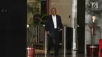 Presiden Direktur Lippo Karawaci Ketut Budi Wijaya usai menjalani pemeriksaan di Gedung KPK, Jakarta, Kamis (25/10). Ketut diperiksa sebagai saksi dalam kasus dugaan suap perizinan proyek pembangunan Meikarta. (Liputan6.com/Herman Zakharia)