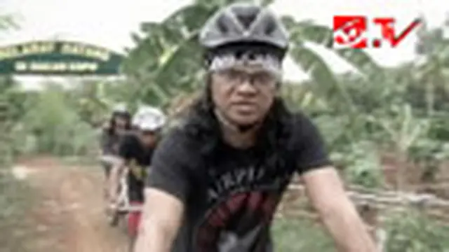 Seru, Candil Sepedaan Bareng Teman