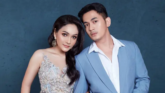 6 Momen Kemesraan Ichal Muhammad dengan Dafina Jamasir Usai Menikah