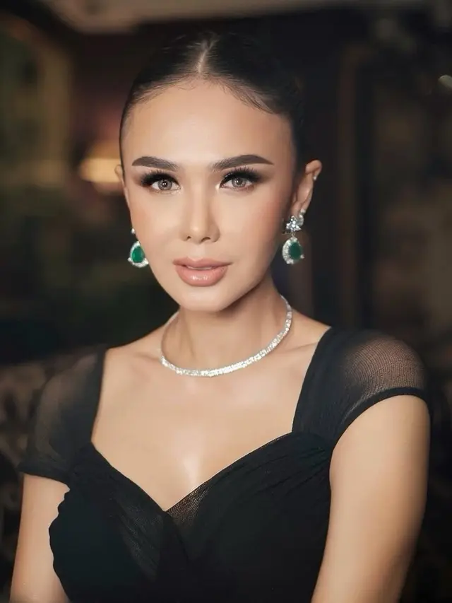 Model Anting Permata Hijau