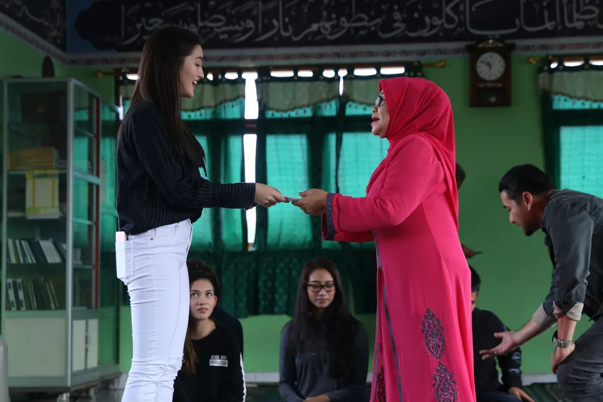 [Bintang] Sempat Malas dan Sakit, Ranty Maria Mengaku Senang Kunjungi Panti Asuhan