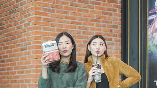 Patricia Devina  memakai Koleksi Fleece Uniqlo