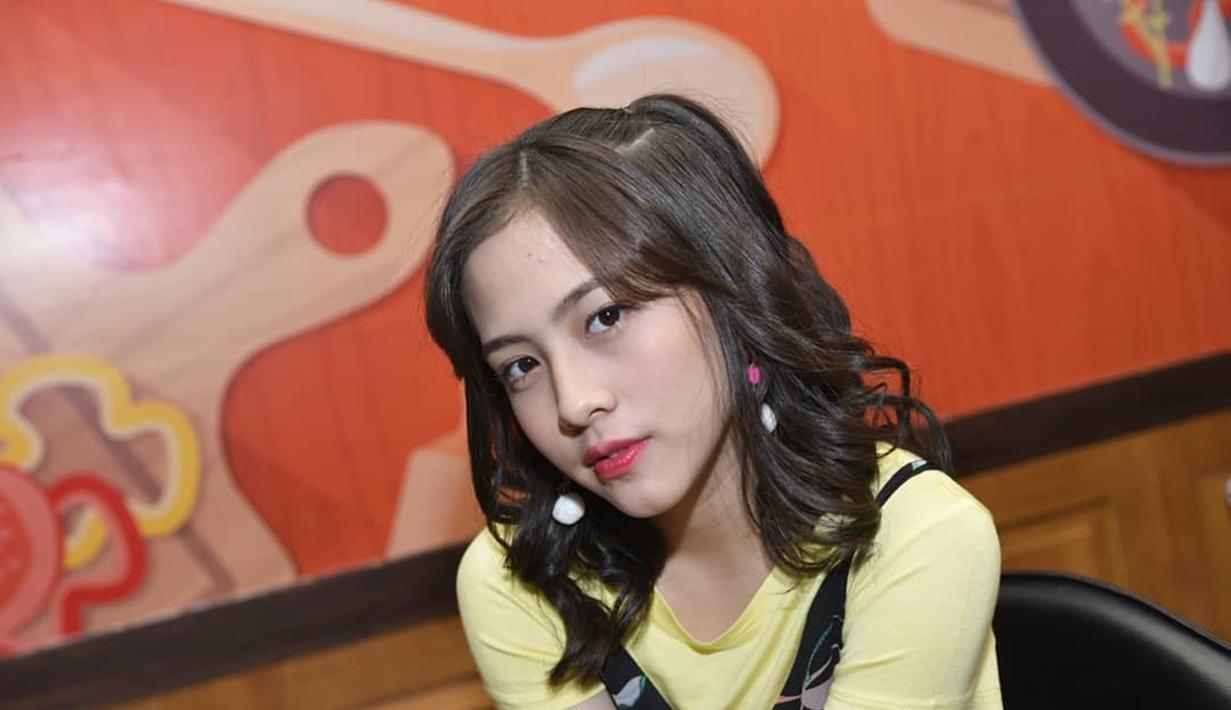 FOTO Imutnya Zara JKT 48  Pemeran Utama Film Dua  Garis  