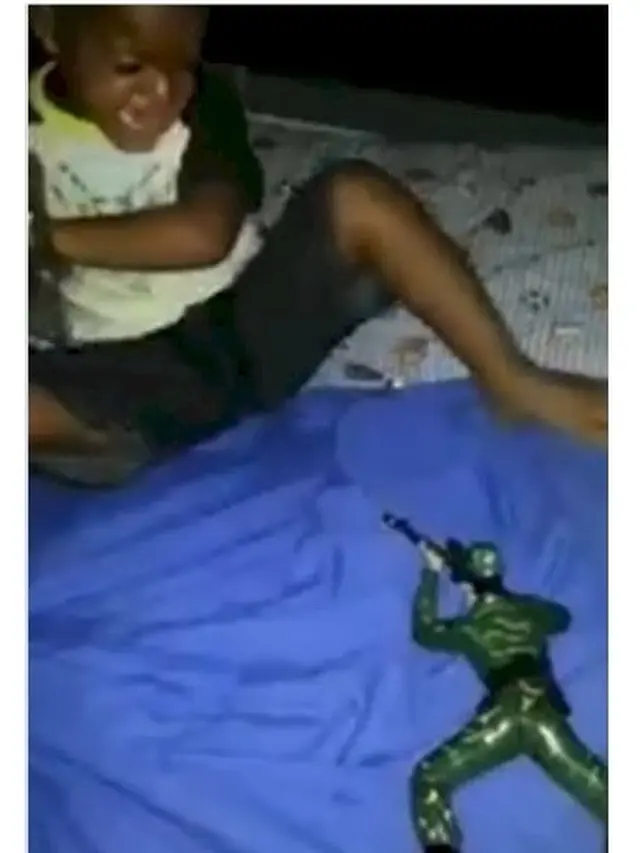 6 Potret Bocah Nangis Karena Mainan Ini Bikin Orang Tua Senyum