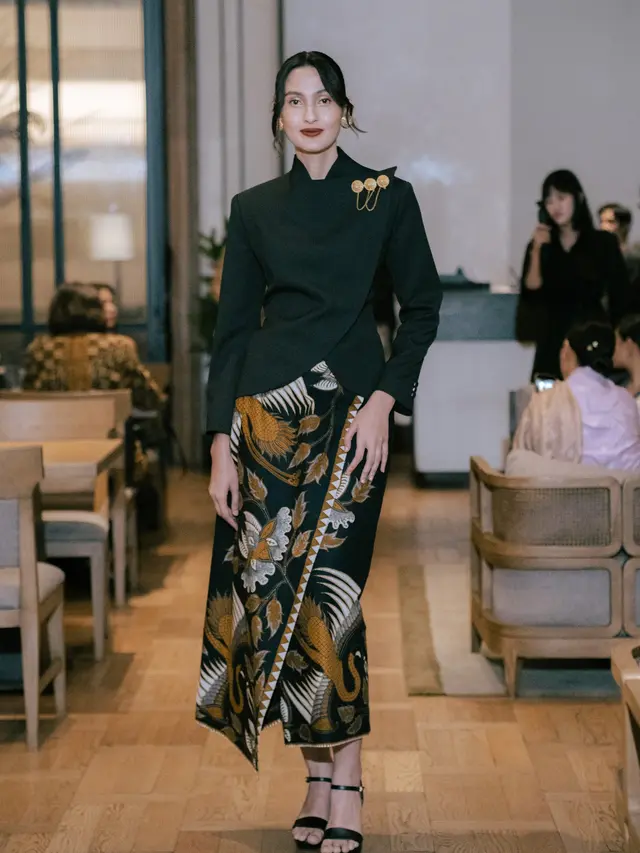 Koleksi kebaya modern Wilsen Willim