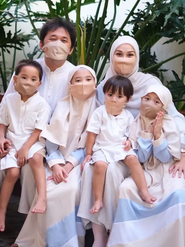 [Fimela] Zaskia Adya Mecca Hamil Anak ke-5