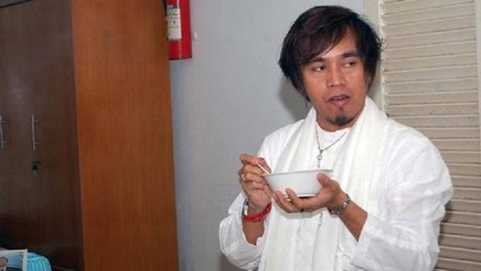 Foto Ian Kasela Tanpa Kacamata Hitam, Disangka Netizen Mimi Peri