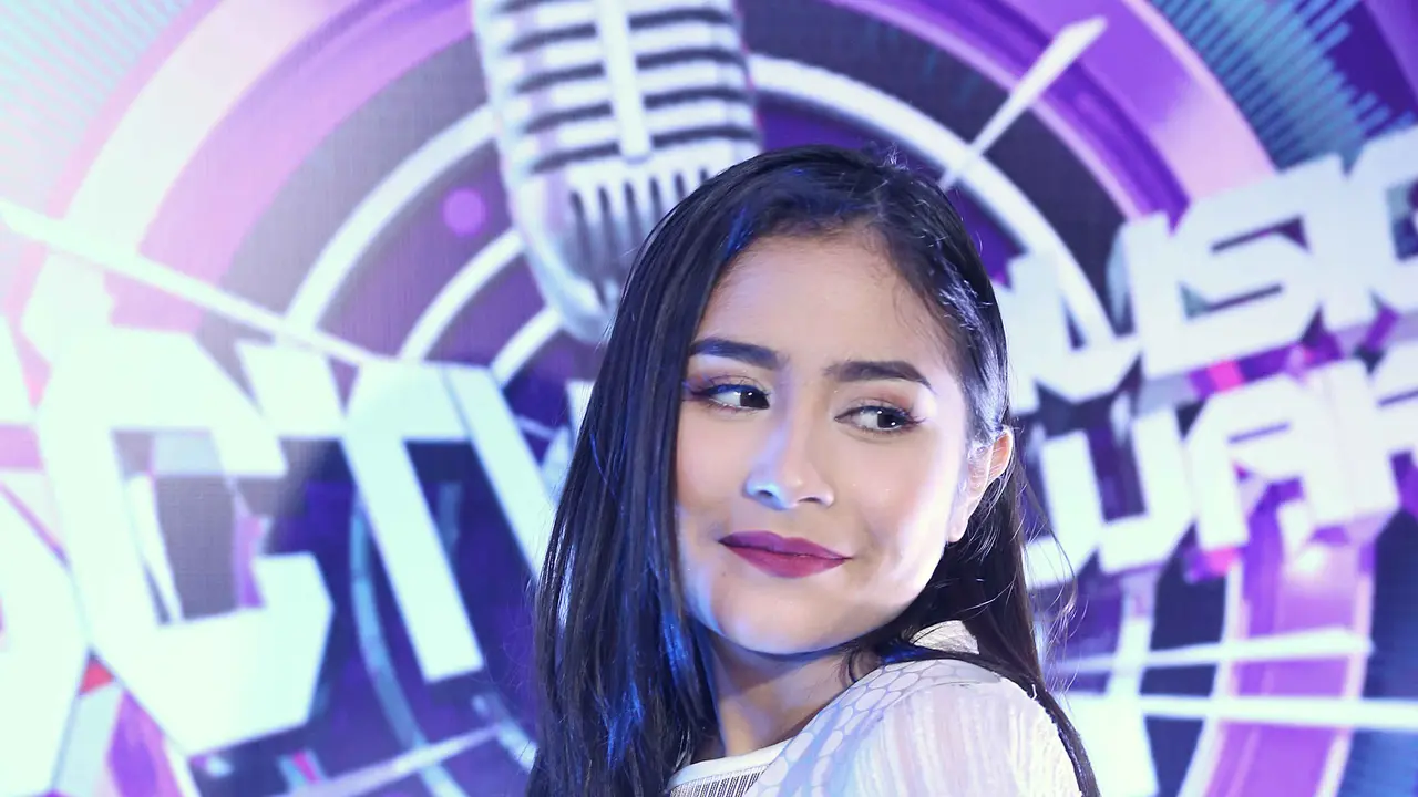 [Bintang] Prilly Latuconsina