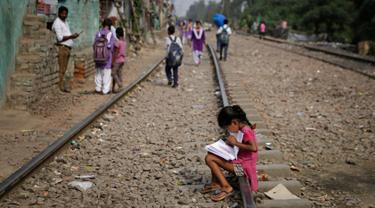 800 Juta Warga India Hidup Dalam Kemiskinan