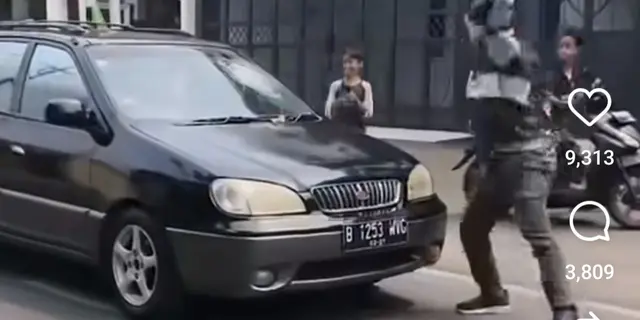 Polisi Amankan Pria yang Diduga Pecahkan Kaca Mobil di Jagakarsa