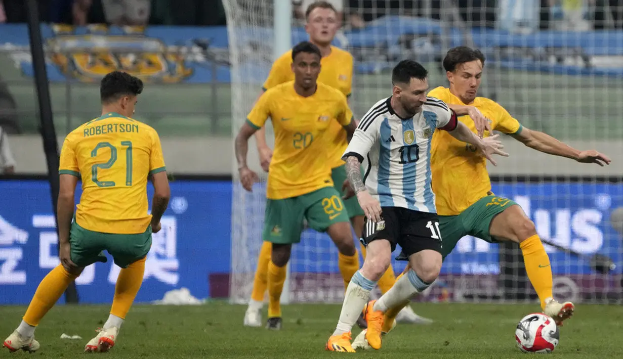 <p>Argentina langsung tancap gas. Mereka sudah bisa membuka keunggulan pada menit kedua. (AP Photo/Mark Schiefelbein)</p>