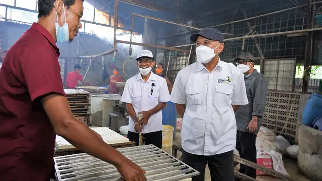 Menteri Koperasi dan UKM Teten Masduki. Kacang koro pedang bisa jadi alternatif membuat tahu dan tempe
