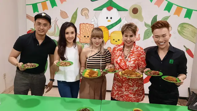 [Fimela] Debby Sahertian