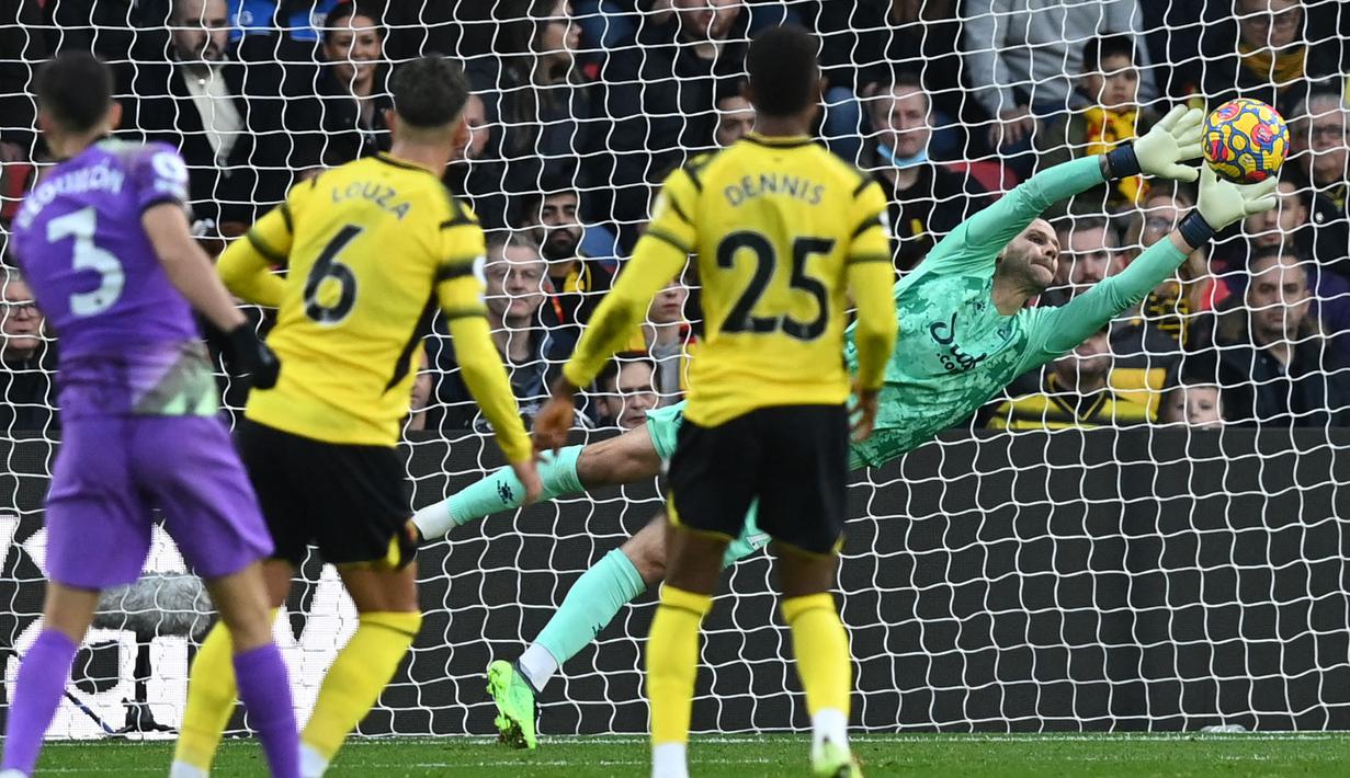 Tottenham Hotspur harus bersusah payah dahulu saat menjinakkan  Watford. Anak asuh Antonio Conte baru bisa memastikan tiga poin pada masa injury time babak kedua. (AFP/Glyn Kirk)