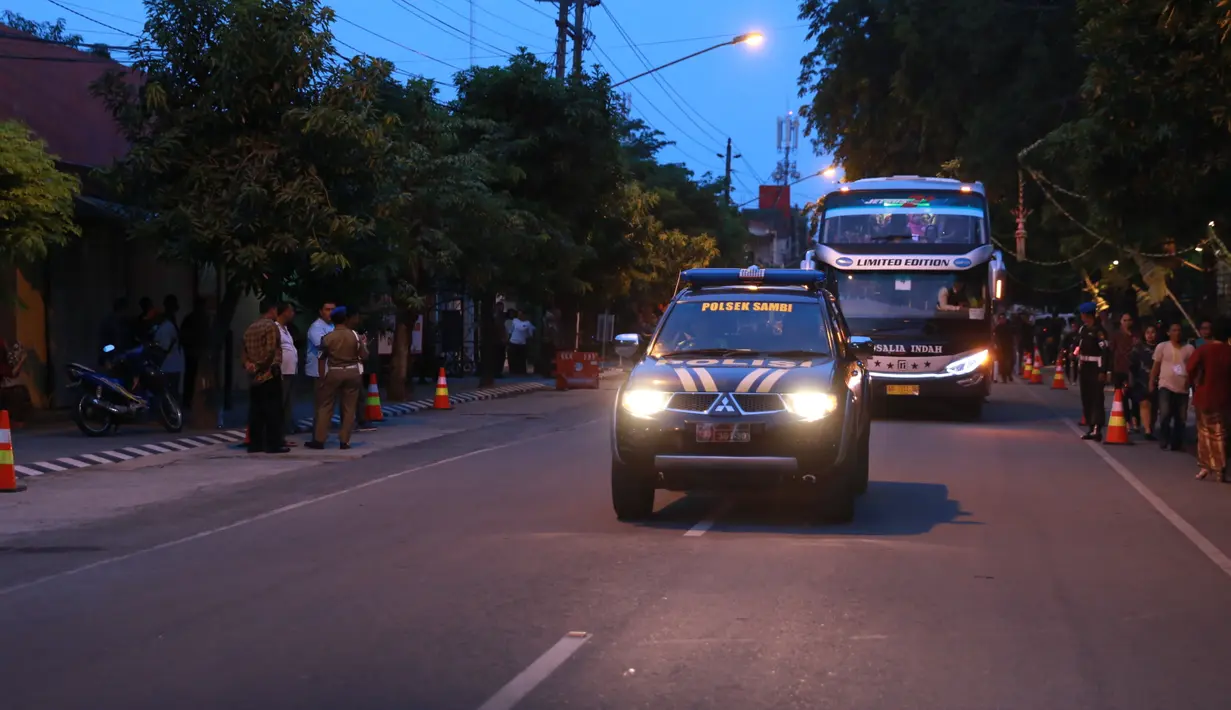 Pernikahan Kahiyang Ayu dan Bobby Nasution digelar di Graha Saba Buana pada Rabu (8/11/2017). Sebagaimana diketahui, acara ini mengambil konsep Jawa Klasik yang lengkap dengan berbagai acara adatnya. (Adrian Putra/Bintang.com)