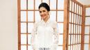 Untuk menghormati keluarga Mikha yang berasal dari Pulau Maluku. Ia pun memakai kebaya Ambon dengan sentuhan modern rancangan Fadlan Indonesia.[@miktambayong]