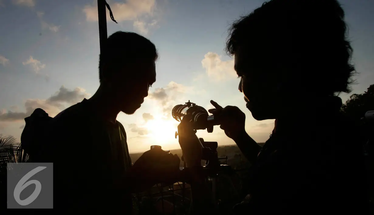 Pengamatan Hilal dan Gerhana di Parang Tritis - Foto Liputan6.com