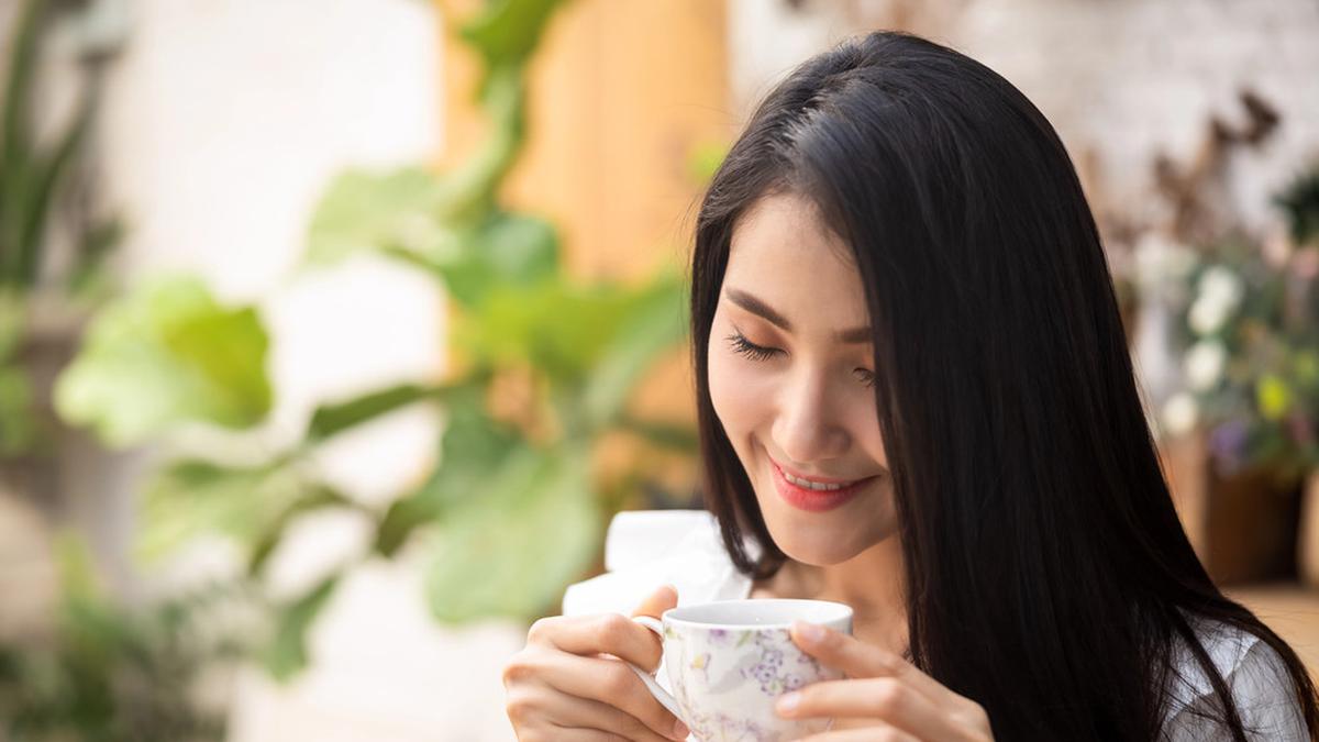 5 Teh Herbal Ampuh untuk Meredakan Jerawat Secara Alami