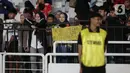 Ribuan penonton menyaksikan laga perdana Grup A Piala Presiden 2025 antara Oxford United melawan Liga Indonesia All Star. (Liputan6.com/Helmi Fithriansyah)