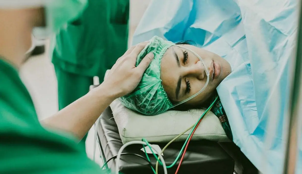 Rumah tangga pasangan Olla Ramlan dan Aufar Hutapea tengah berbahagia. Pasangan ini baru saja bertamah satu anggota keluarga. Olla melahirkan anak kedua dari pernikahannya dengan Aufar. (Instagram/ollaramlanaufar)