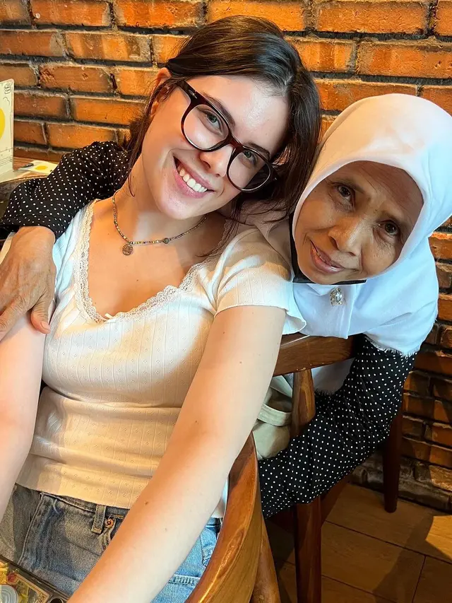 Sophia Latjuba antar Manuella kuliah di Jerman (Instagram/sophia_latjuba88)