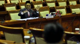 Calon hakim Agung, Muchlich Bambang Luqmono, saat menjalani fit dan proper tes, Jakarta, Kamis (11/9/14). (Liputan6.com/Miftahul Hayat)