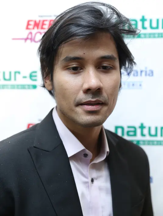 "Gue pengin belajar sesuatu yang sebelumnya belum pernah gue pikirin, belum pernah menjadi bayangan. Nggak pernah terbayang gue bakal ada di belakang layar. Terus kebetulan gue dapet partner Angga Dwimas Sasongko," ujar Chicco. (Galih WSatria/Bintang.com)