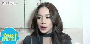 Alexandra Asmasoebrata ternyata hobi mengoleksi jam tangan. Alexandra mengaku lebih suka dengan jam tangan analog. Apa sih alasannya?