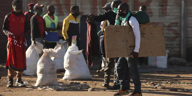 Redam Kasus COVID-19, Zimbabwe Berlakukan Jam Malam