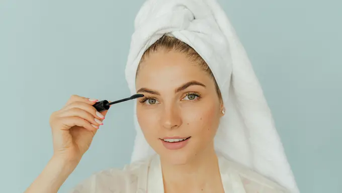 Tips Melakukan Deep Cleansing Mata yang Benar