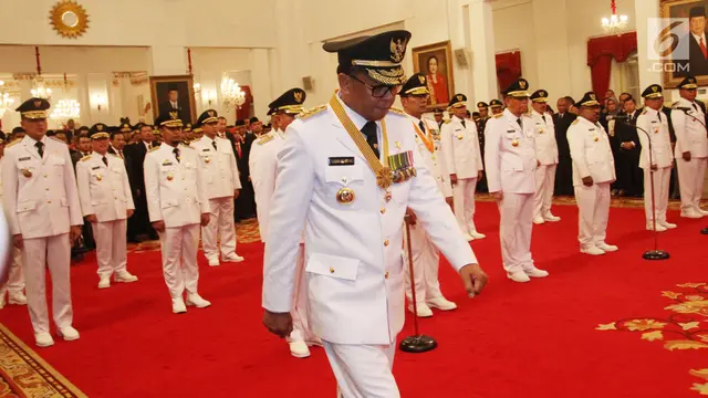 Jokowi Lantik 9 Gubernur dan Wakil Gubernur di Istana Negara
