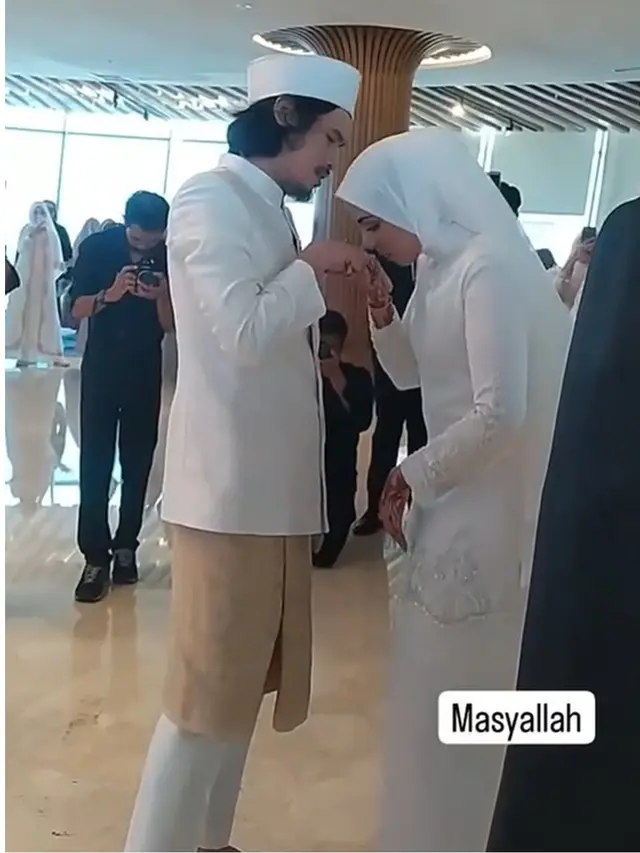 7 Potret Pernikahan Virzha dengan Perempuan Keturunan Arab, Digelar Terbatas