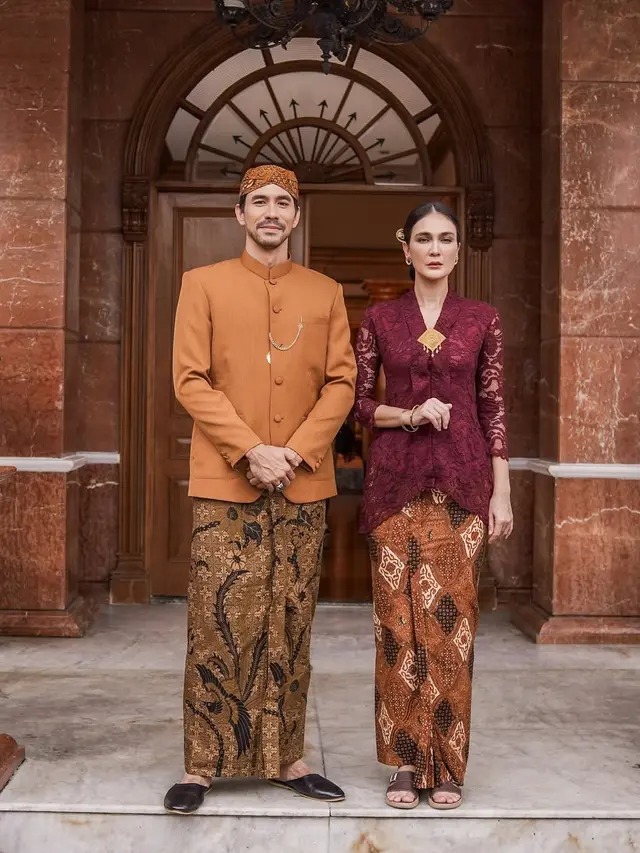 9 Model Kebaya yang Dikenakan Luna Maya