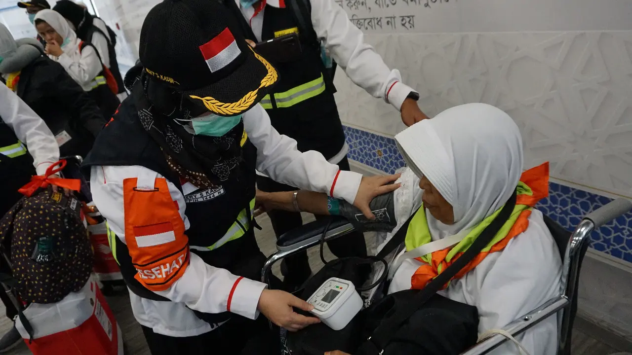 Pemerintah Indonesia melalui Kementerian Kesehatan terus berinovasi dalam melayani jemaah haji. Salah satunya lewat aplikasi TeleJemaah.