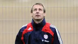 Bayern Munich&#039;s head coach Juergen Klinsmann attends a training session on March 6, 2009 at the club&#039;s grounds in Munich, southern Germany. AFP PHOTO/OLIVER LANG