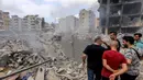 Militer Israel mengatakan pada 7 Oktober 2024, mereka mengerahkan satu divisi lagi untuk berpartisipasi dalam operasi di Lebanon. (Foto oleh AFP)