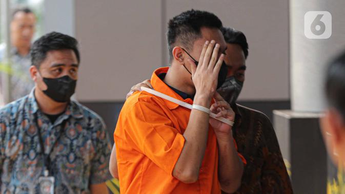 Kedua tersangka penganiayaan terhadap David Ozora ini dilimpahkan ke Kejaksaan Negeri Jakarta Selatan setelah jaksa peneliti menyatakan berkas perkara lengkap, usai diperiksa selama 14 hari. (Liputan6.com/Faizal Fanani)