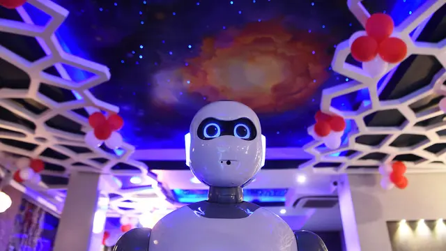 Nepal Ciptakan Robot Pelayan