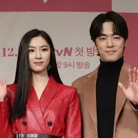 Kim Junghyun dan Seo Jihye diisukan cinlok berkat drama "Crash Landing On You". (Sumber: Sports Chosun)